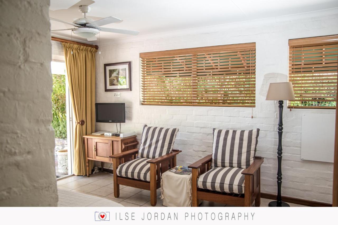 אאודטסהורן Raw Karoo Guest House מראה חיצוני תמונה